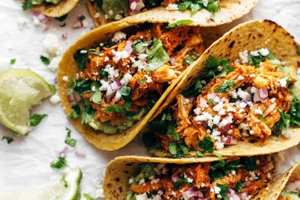 The Best Chicken Tinga Tacos